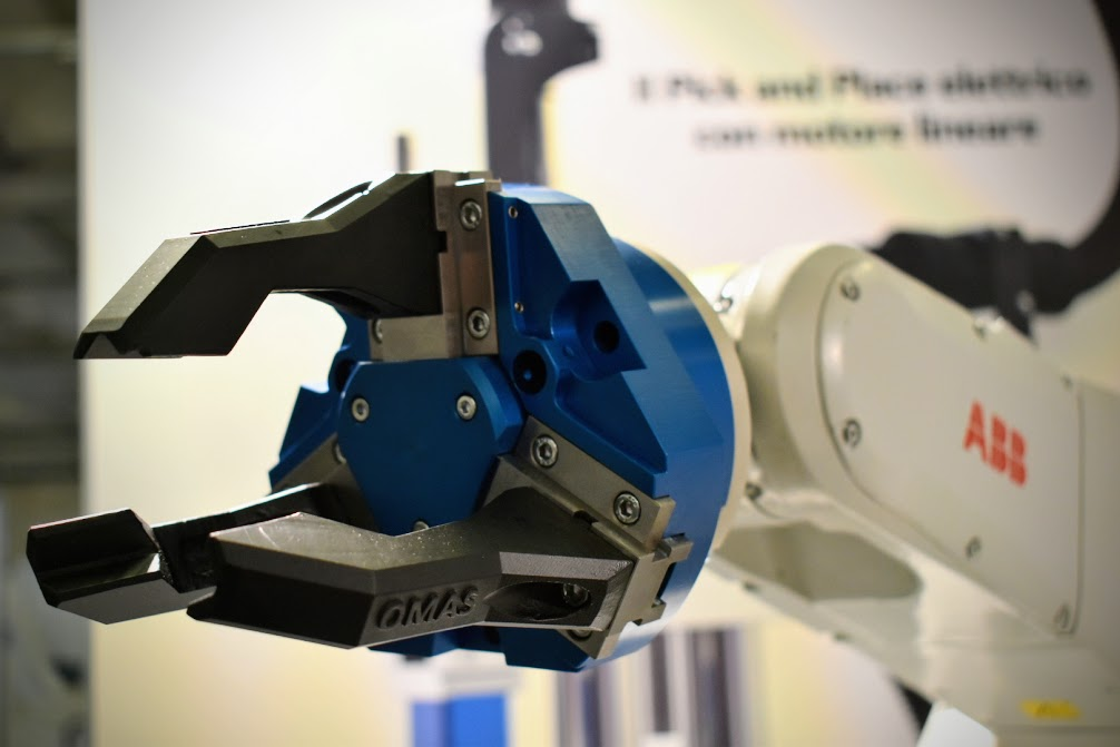 Pallettizzazione automatica con robot articolato