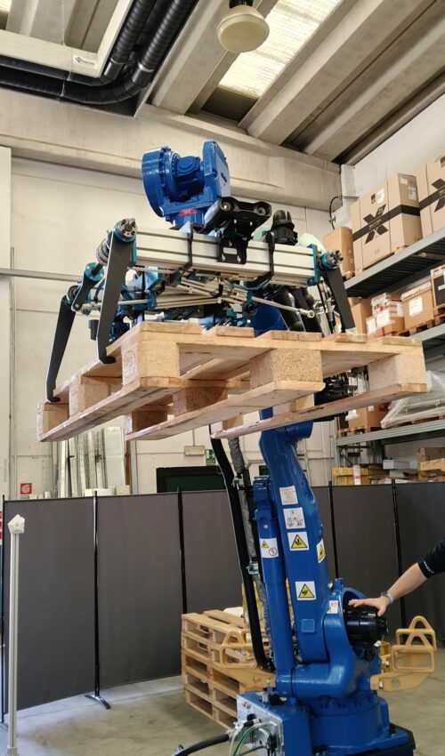 Gripper di presa scatole "Odette" con presa pallet integrata Gripper per pallettizzazione scatole "Odette" con presa pallet integrata